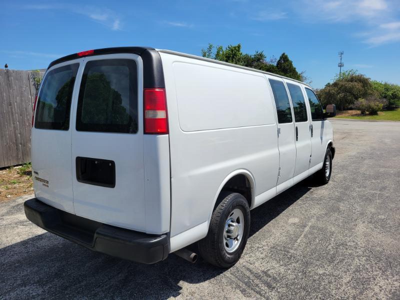 Chevrolet Express 3500 Cargo Extended 2011