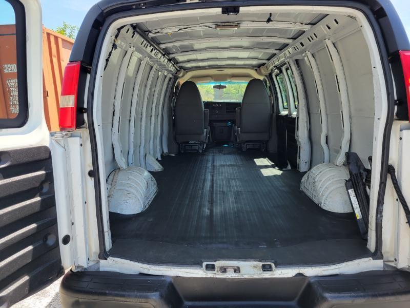 Chevrolet Express 3500 Cargo Extended 2011