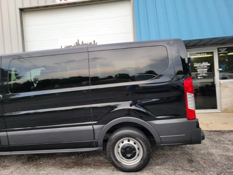 Ford Transit 150 Wagon Low Roof XLT 60/40 Pass. 130-in. WB 2018