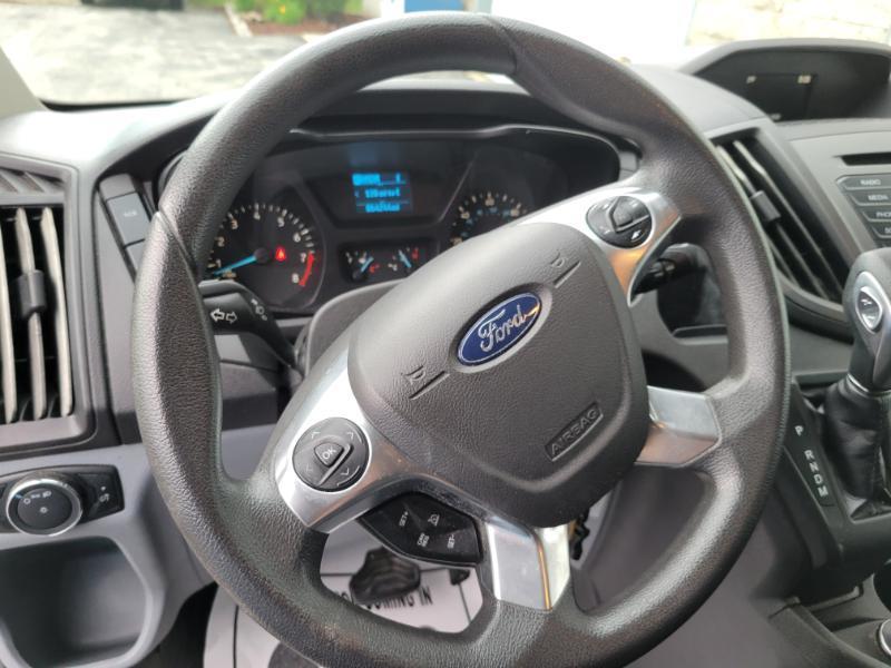 Ford Transit 150 Wagon Low Roof XLT 60/40 Pass. 130-in. WB 2018