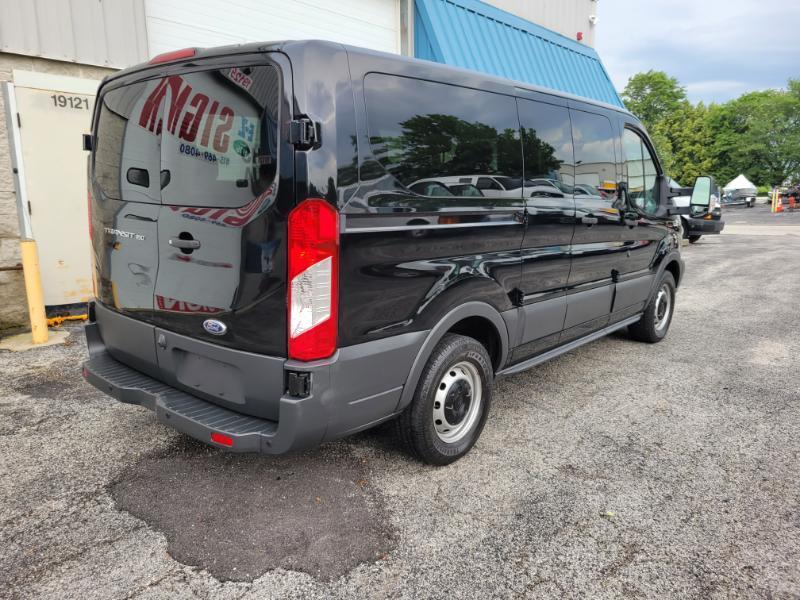 Ford Transit 150 Wagon Low Roof XLT 60/40 Pass. 130-in. WB 2018