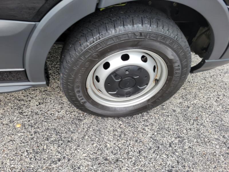 Ford Transit 150 Wagon Low Roof XLT 60/40 Pass. 130-in. WB 2018