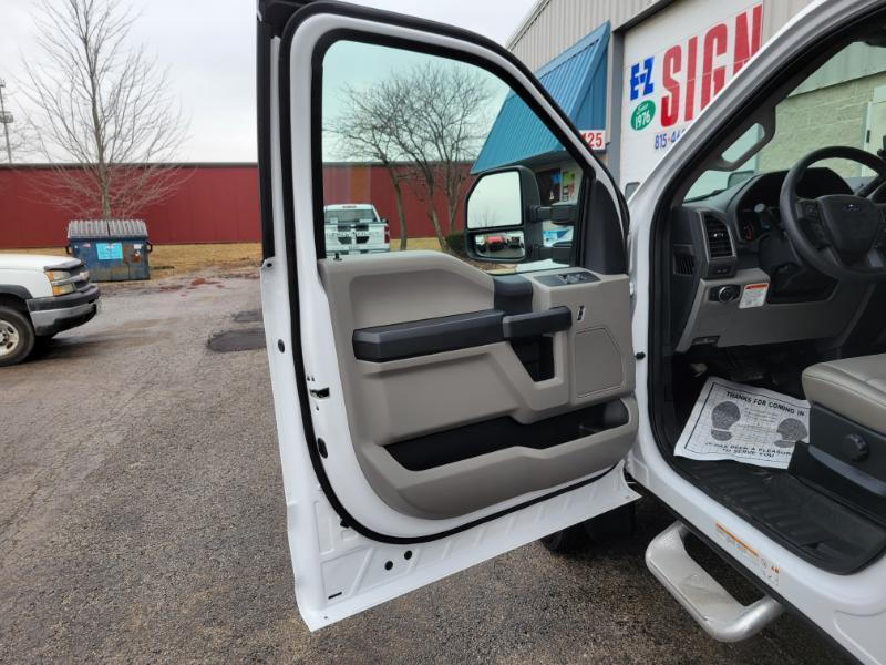 Ford F-550 Regular Cab DRW 4WD 2022