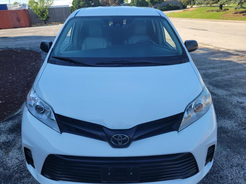 Toyota Sienna LE 7-Passenger Mobility 2020