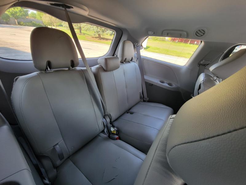 Toyota Sienna LE 7-Passenger Mobility 2020