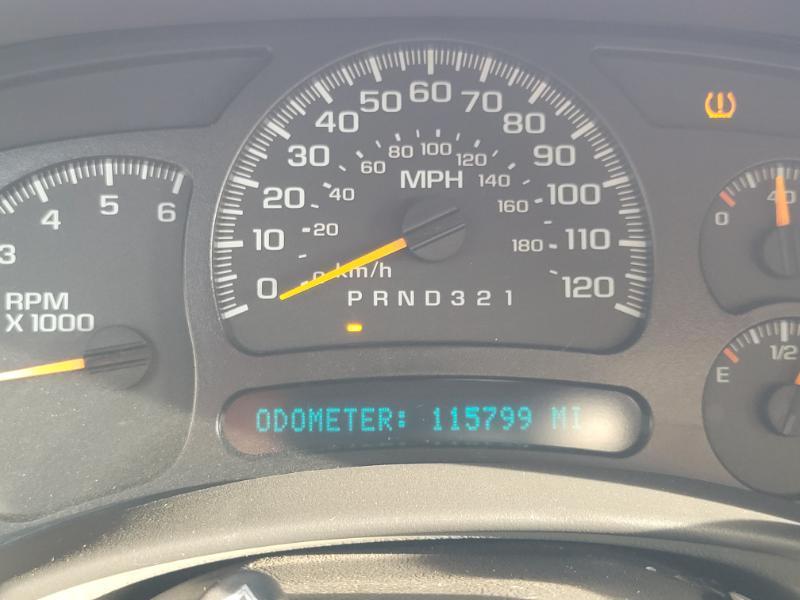 Chevrolet Suburban 2500 2WD 2006