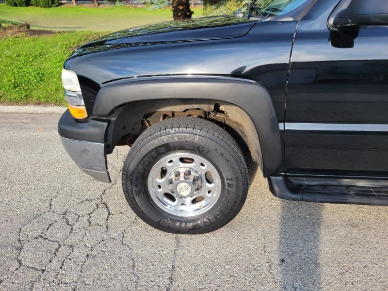 Chevrolet Suburban 2500 2WD 2006