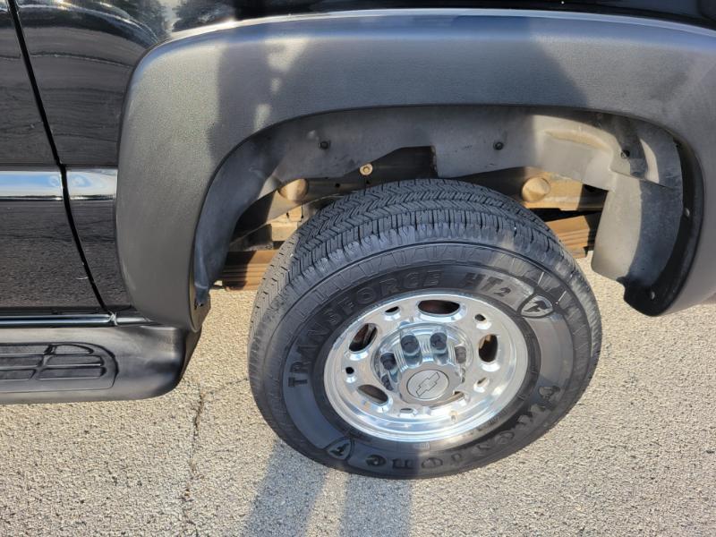 Chevrolet Suburban 2500 2WD 2006