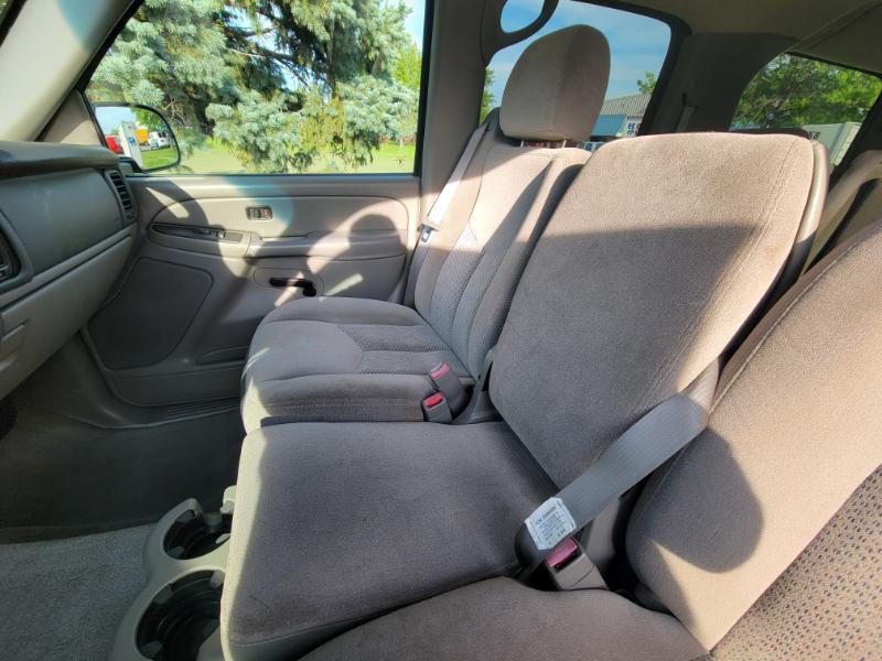 Chevrolet Suburban 2500 2WD 2006