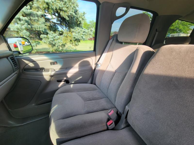 Chevrolet Suburban 2500 2WD 2006