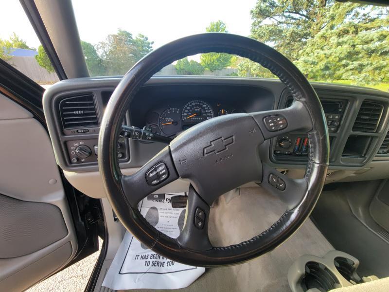 Chevrolet Suburban 2500 2WD 2006