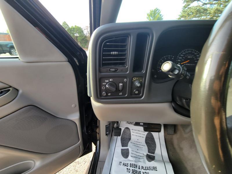Chevrolet Suburban 2500 2WD 2006