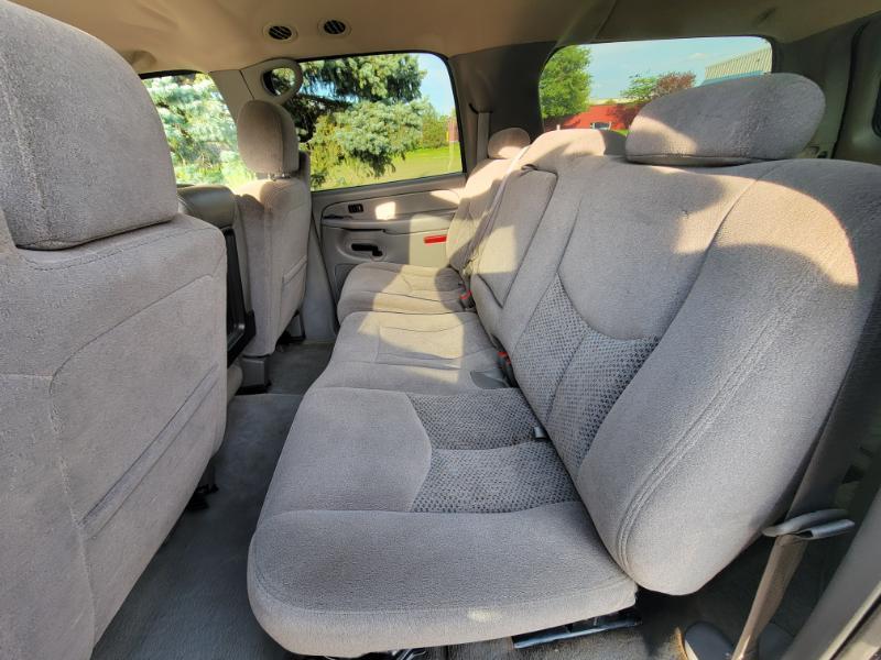 Chevrolet Suburban 2500 2WD 2006