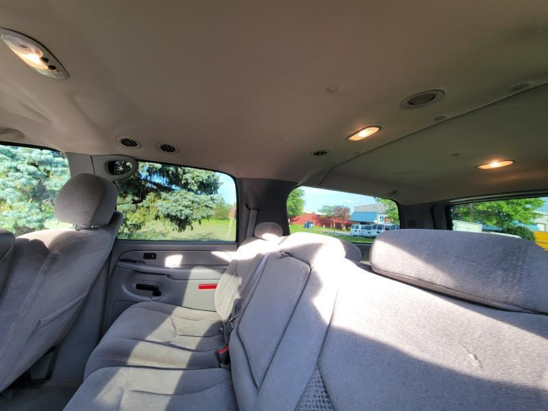 Chevrolet Suburban 2500 2WD 2006