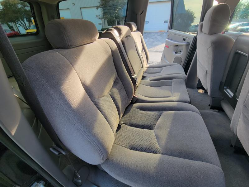 Chevrolet Suburban 2500 2WD 2006