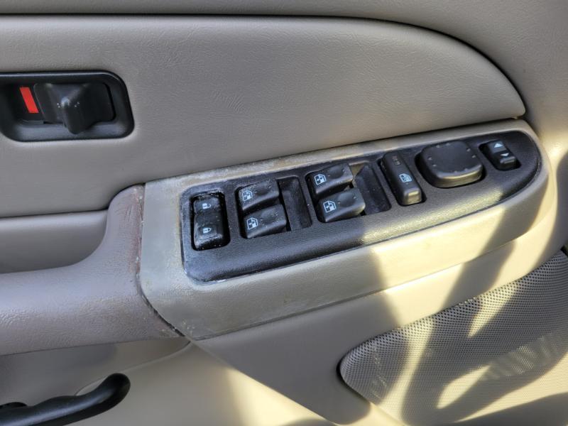 Chevrolet Suburban 2500 2WD 2006