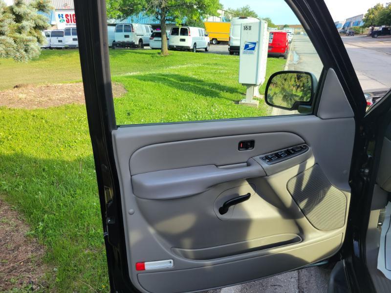 Chevrolet Suburban 2500 2WD 2006