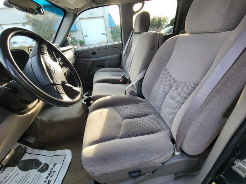 Chevrolet Suburban 2500 2WD 2006