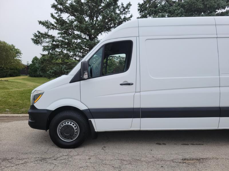 Mercedes-Benz Sprinter 3500 High Roof Ext Cargo Van 170 WB 2017
