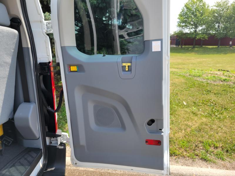 Ford Transit 350 Wagon Low Roof XLT 60/40 Pass. 148-in. WB 2016