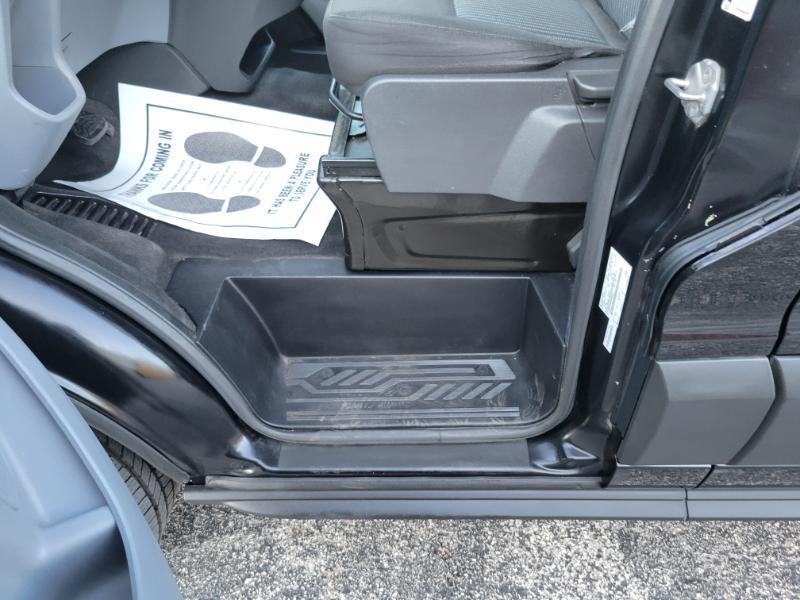 Ford Transit 150 Wagon Low Roof XL w/Sliding Pass. 130-in. WB 2019