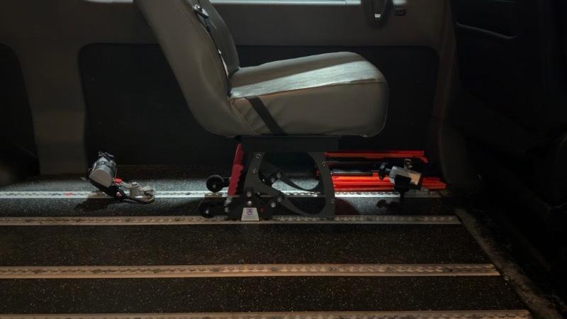 Ford Transit 150 Wagon Med. Roof XL w/Sliding Pass. 130-in. WB 2020