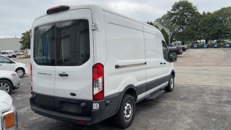 Ford Transit 250 Van Med. Roof w/Sliding Pass. 148-in. WB 2019