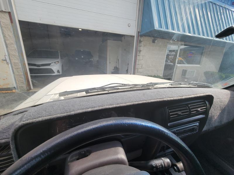Jeep Cherokee SE 4-Door 4WD 1997