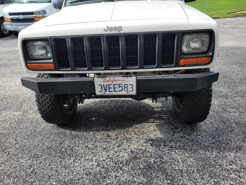 Jeep Cherokee SE 4-Door 4WD 1997