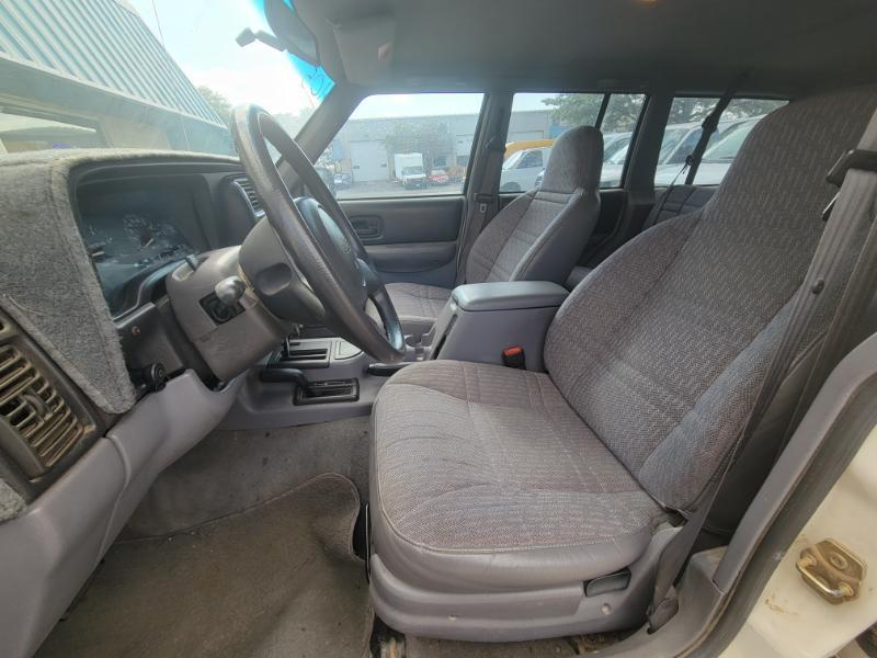 Jeep Cherokee SE 4-Door 4WD 1997