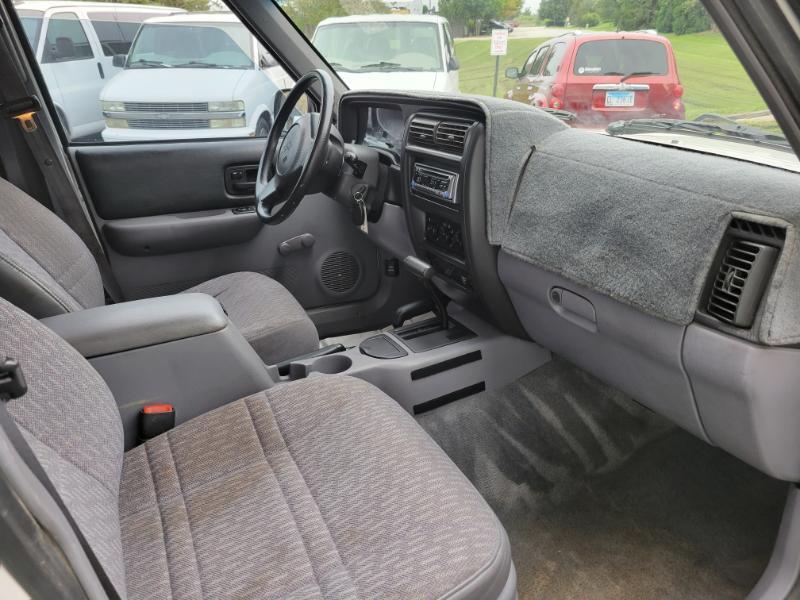 Jeep Cherokee SE 4-Door 4WD 1997