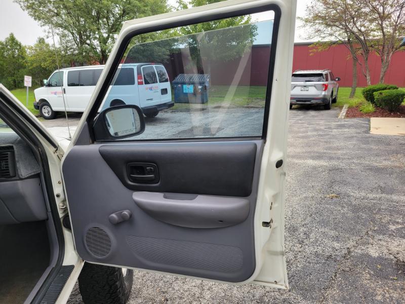 Jeep Cherokee SE 4-Door 4WD 1997