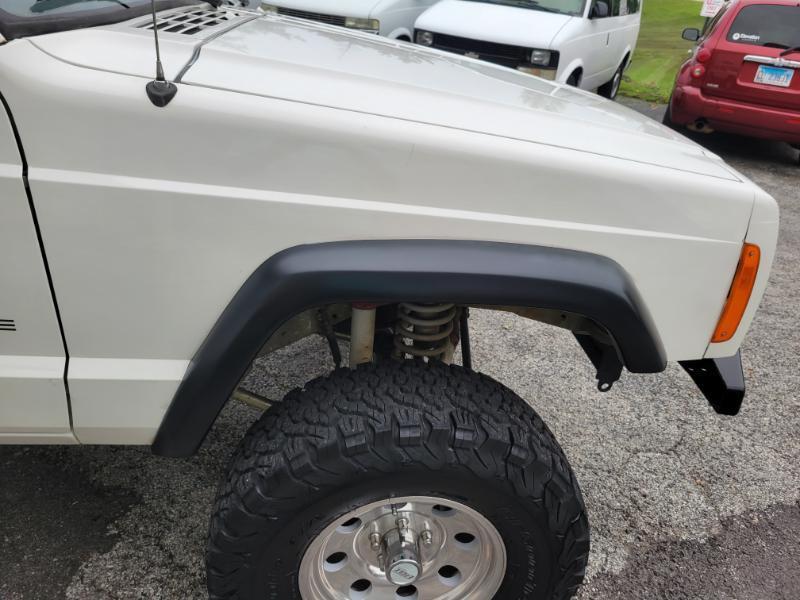 Jeep Cherokee SE 4-Door 4WD 1997