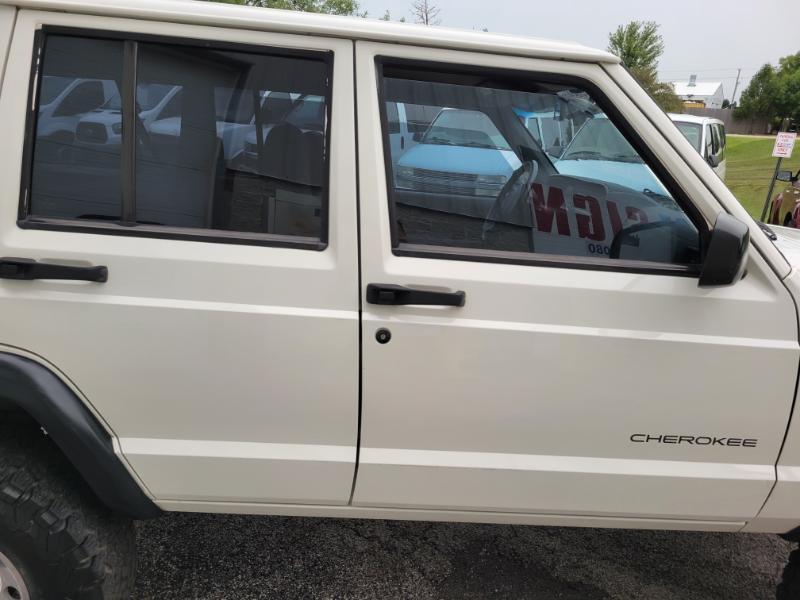 Jeep Cherokee SE 4-Door 4WD 1997