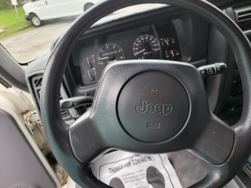 Jeep Cherokee SE 4-Door 4WD 1997