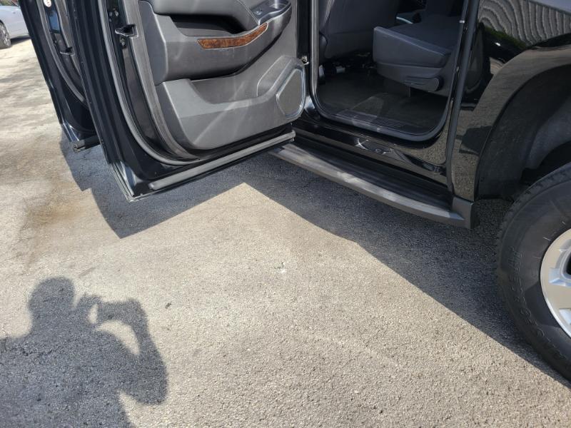 Chevrolet Suburban  2017