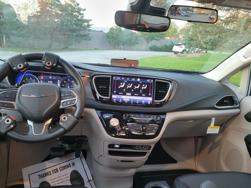 Chrysler Pacifica Touring-L 2021