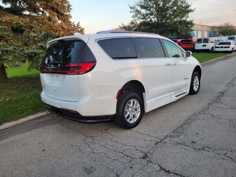 Chrysler Pacifica Touring-L 2021