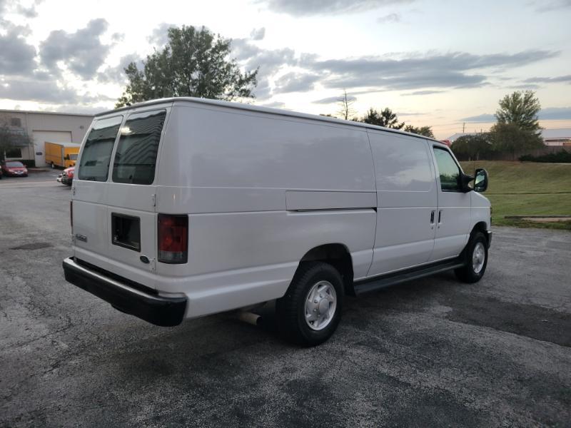 Ford Econoline E350 Super Duty Extended 2008