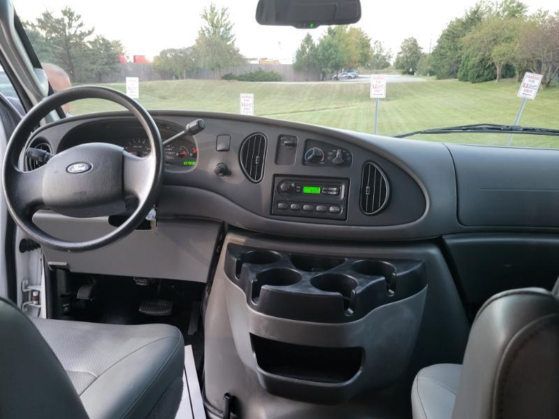 Ford Econoline E350 Super Duty Extended 2008