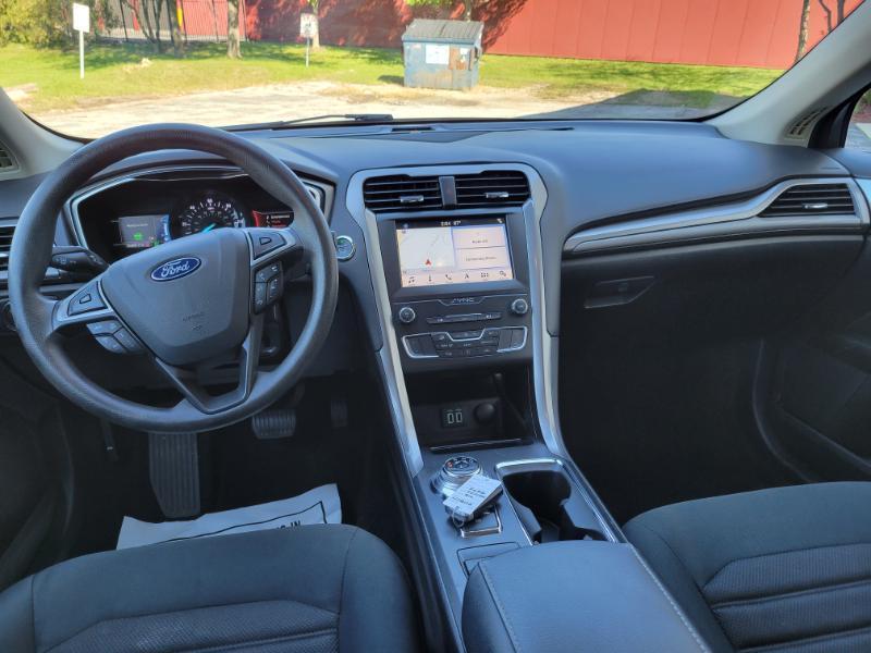 Ford Fusion Hybrid SE 2019