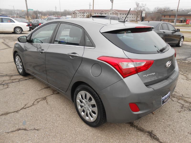 Hyundai Elantra GT A/T 2017