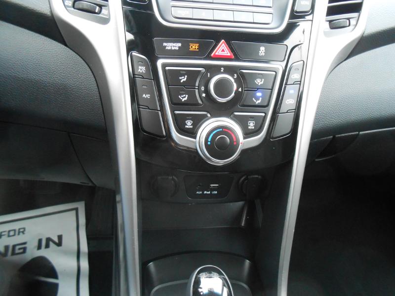 Hyundai Elantra GT A/T 2017