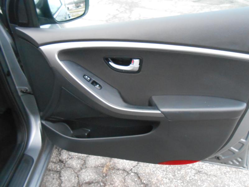 Hyundai Elantra GT A/T 2017