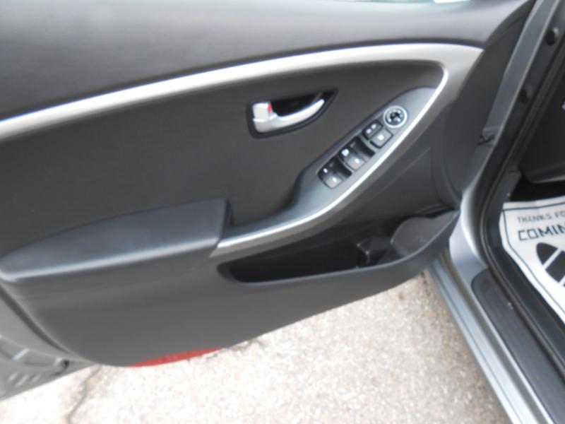 Hyundai Elantra GT A/T 2017