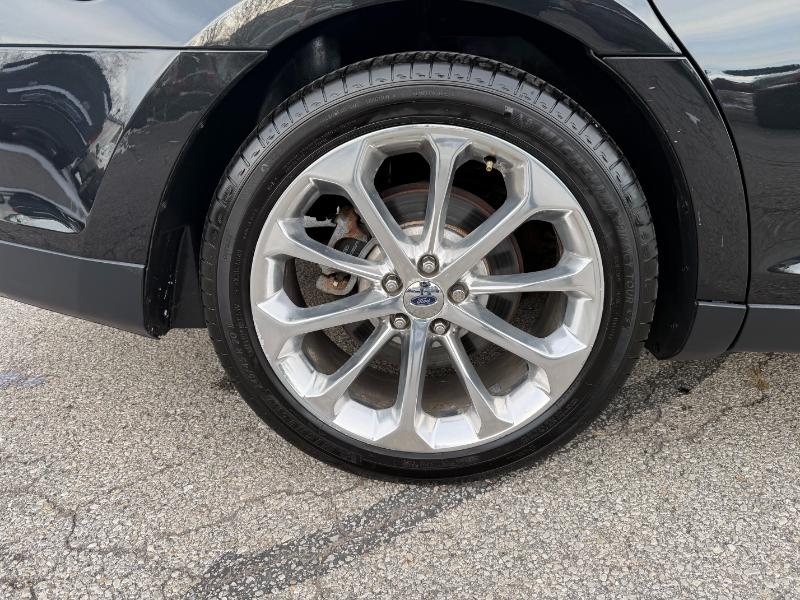 Ford Taurus Limited AWD 2013