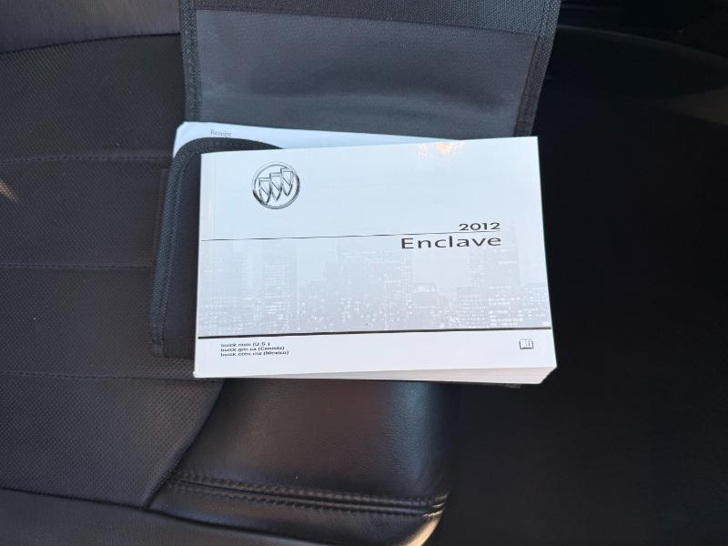 Buick Enclave Premium FWD 2012