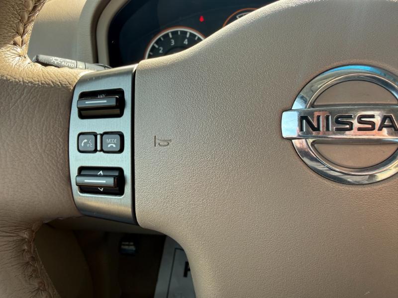 Nissan Armada SV 4D SUV 4WD 2012