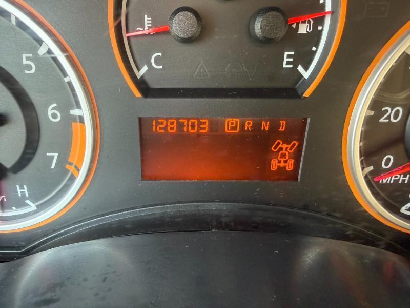 Nissan Armada SV 4D SUV 4WD 2012