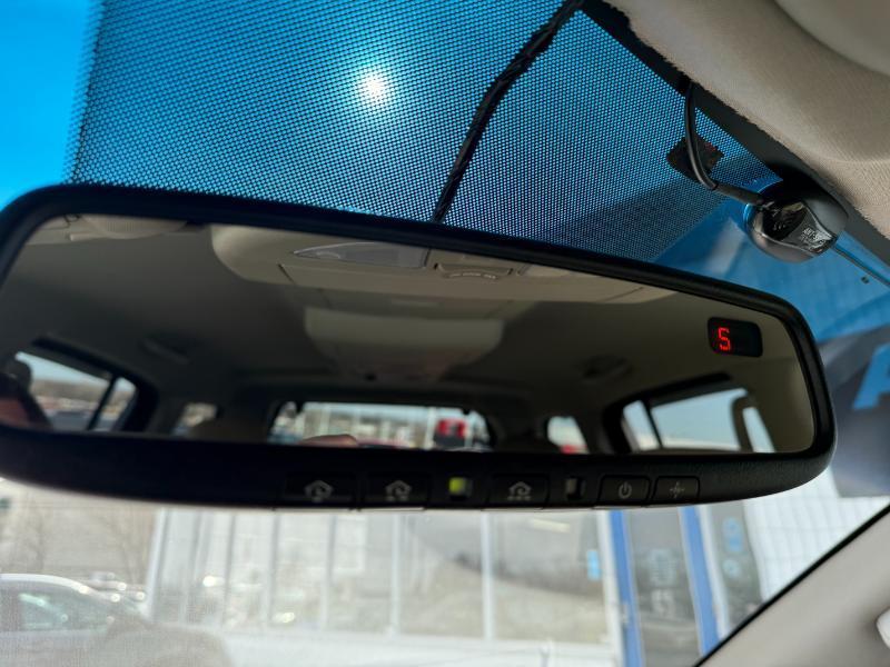 Nissan Armada SV 4D SUV 4WD 2012